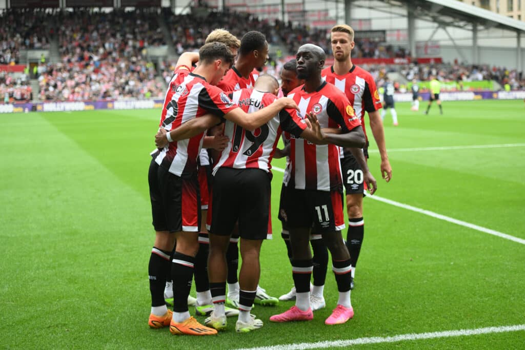 Nottingham Forest vs Brentford lineups, 3 predictions - Premier League 1 Brentford's Bryan Mbeumo celebrates scoring their first goal with team mates during the Premier League