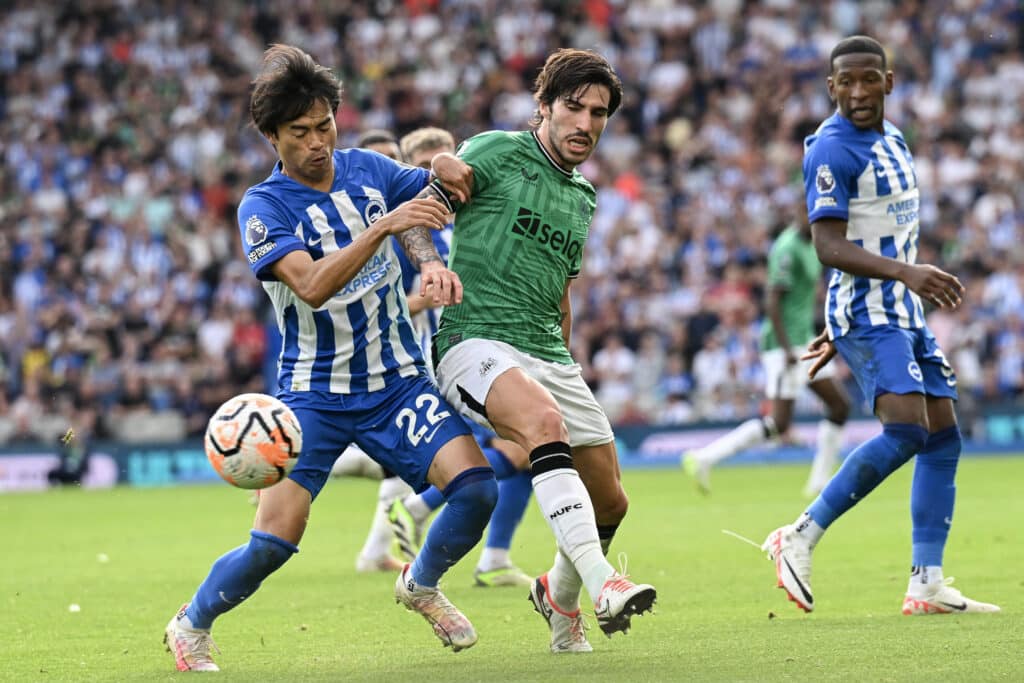 Taiwo Awoniyi nominated for Premier League Player of the Month 5 Mitoma fights for the ball
