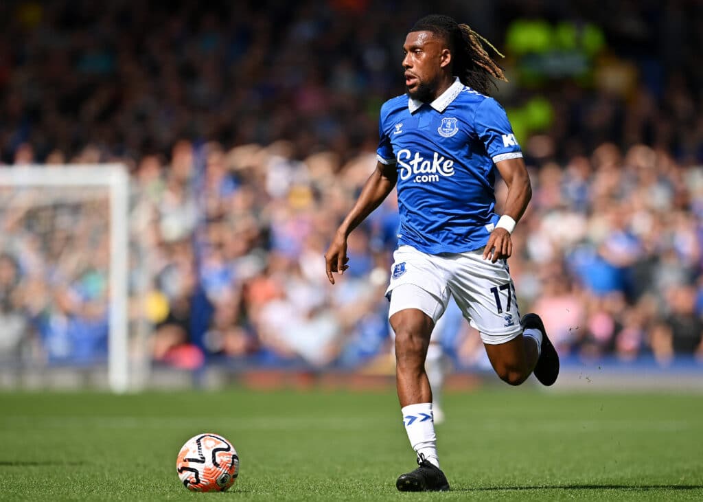 Alex Iwobi mourns death of respected former Chairman 4 Alex Iwobi strutting out for Everton